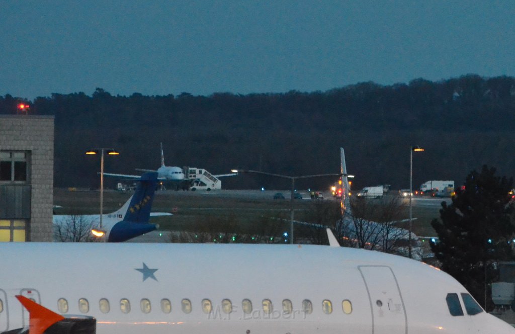 Bombendrohung Germanwings Koeln Bonner Flughafen P105.JPG - Miklos Laubert